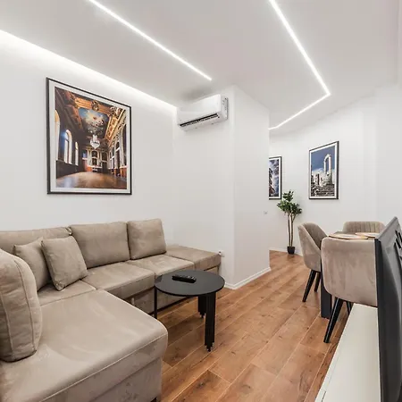 Gallery By Apartmán Tirana