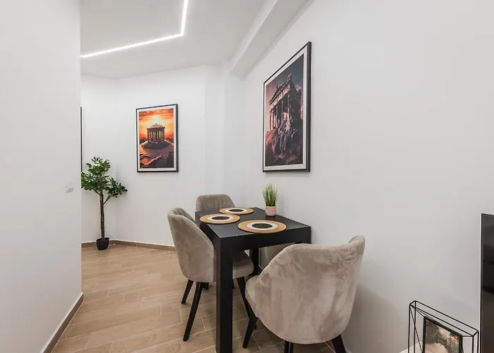 Gallery By *