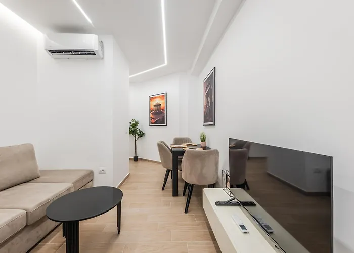 Gallery By *